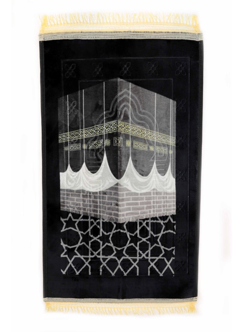 سجادتي باكج 1+1 سجادة صلاة الكعبة المشرفة ،تصميم مستوحى من الكعبة المشرفة، ناعمة ومريحة للاستخدام اليومي في المنزل والمسجد، خفيفة وسهلة الحمل مثالي لهدايا رمضان والعيد، مقاس 70×110 سم، باللون الأسود - Image 4